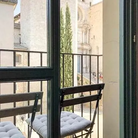 Modern In Old Town W Cathedral Views شقة *