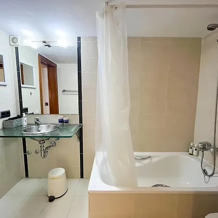 شقة Modern In Old Town W Cathedral Views خيرونا