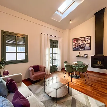 Modern In Old Town W Cathedral Views Apartment