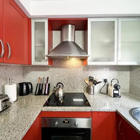 شقة Modern In Old Town W Cathedral Views
