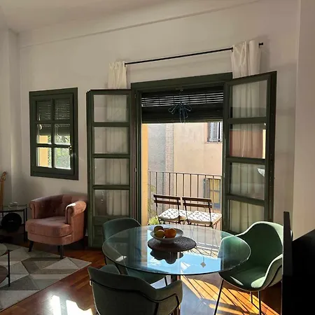 شقة Modern In Old Town W Cathedral Views *
